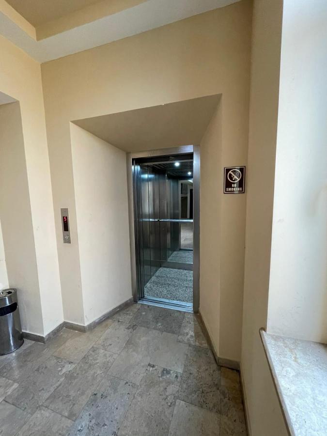 Armenak Apartment No 8, Abovyan Street يريفان المظهر الخارجي الصورة