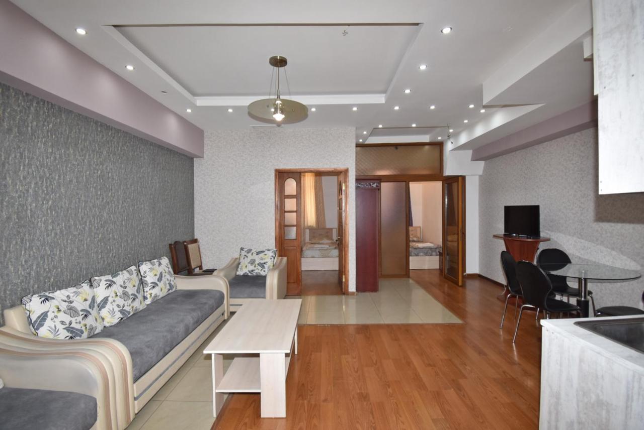Armenak Apartment No 8, Abovyan Street يريفان المظهر الخارجي الصورة